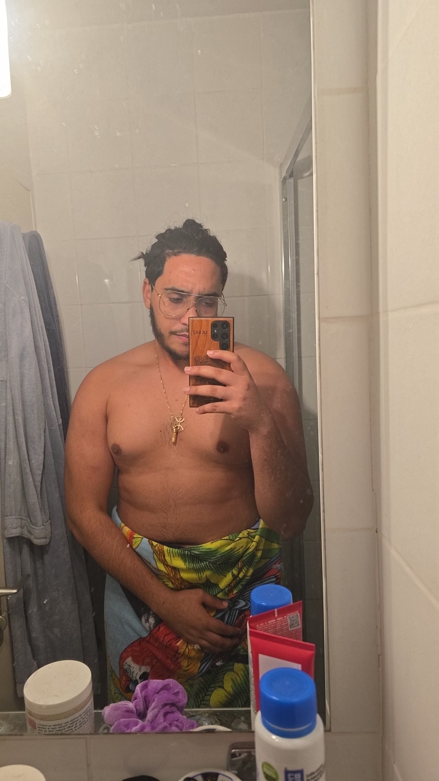 Profil de Ylias, 27 ans, Gay massage à Murzelen