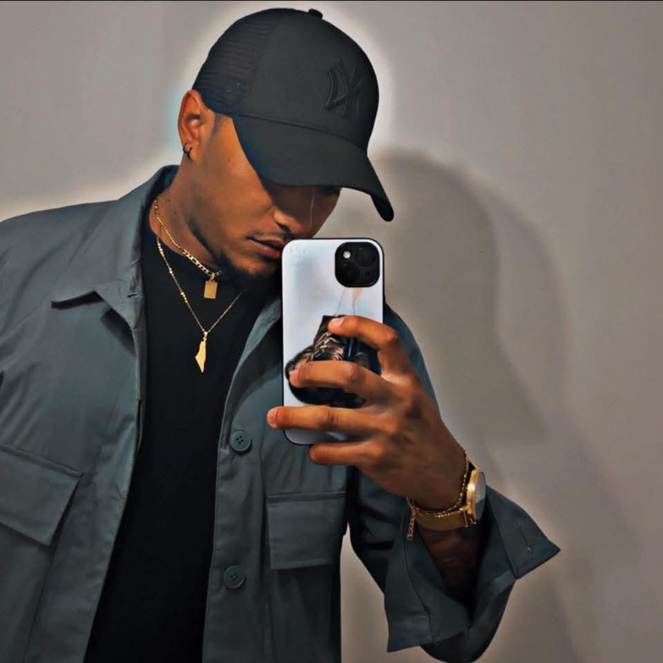 Profil de Dinh, 30 ans, Gay massage à Vuibroye