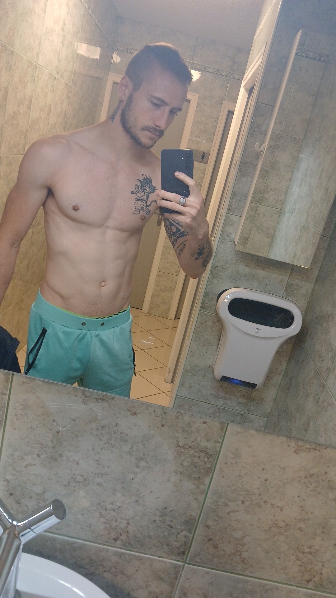 Profil de Martin, 26 ans, Gay massage à Sumiswald